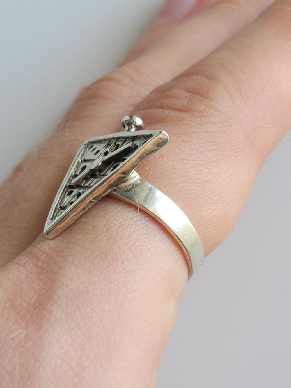 Vintage sterling silver 80s funky sci-fi style triangular clock ring - Picture 6 of 12